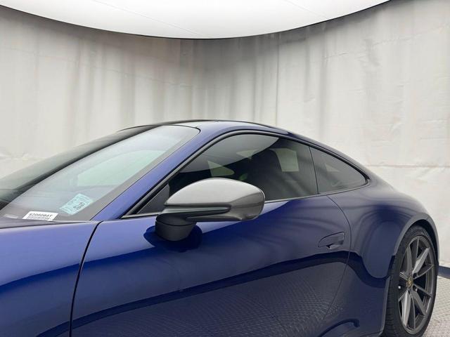 Photo of 2023 Gentian Blue Metallic Porsche 911