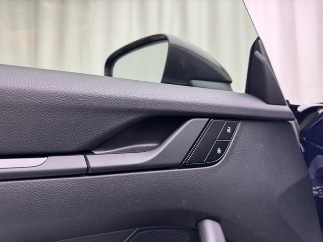 Photo of 2023 Gentian Blue Metallic Porsche 911