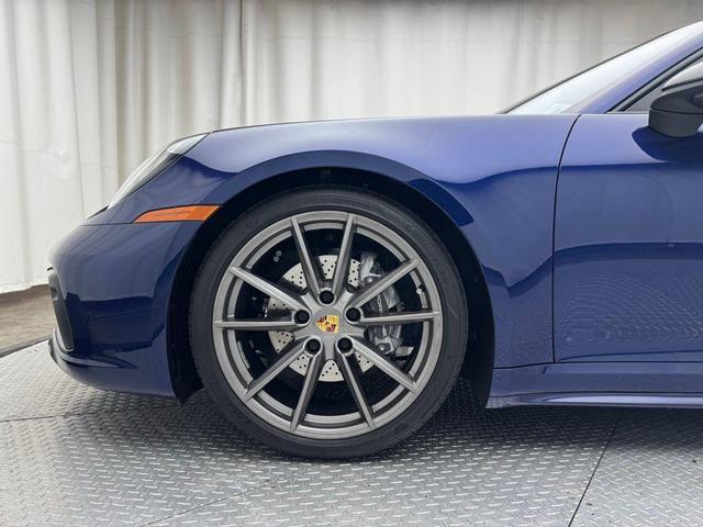 Photo of 2023 Gentian Blue Metallic Porsche 911
