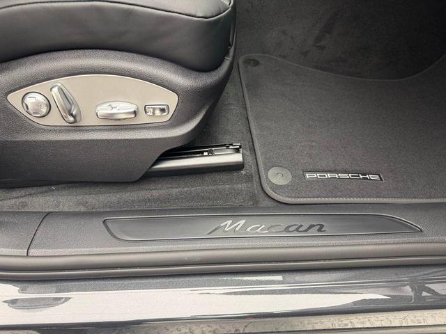 Photo of 2025 Gray Metallic Porsche Macan