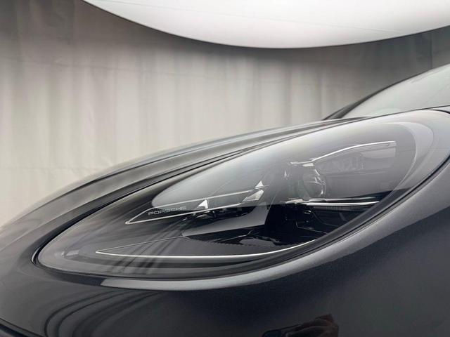 Photo of 2025 Gray Metallic Porsche Macan