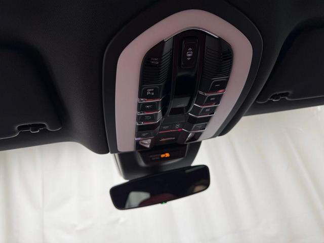 Photo of 2025 Black Porsche Macan