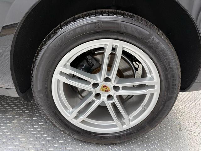 Photo of 2024 Black Porsche Macan