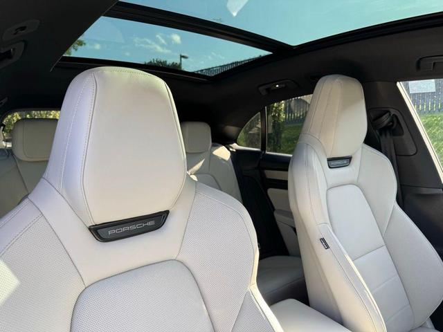 Photo of 2024 Green Porsche Macan Electric