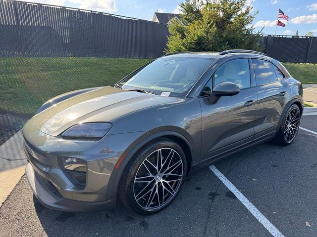 Photo of 2024 Green Porsche Macan Electric