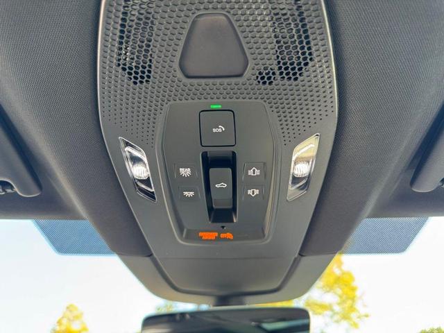 Photo of 2024 Green Porsche Macan Electric