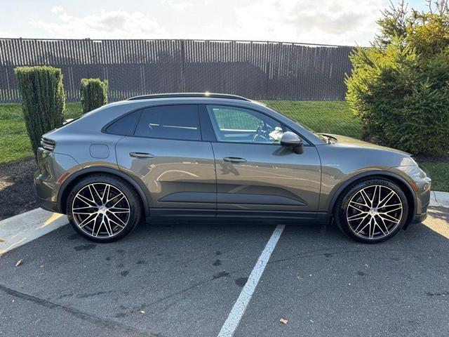 Photo of 2024 Green Porsche Macan Electric