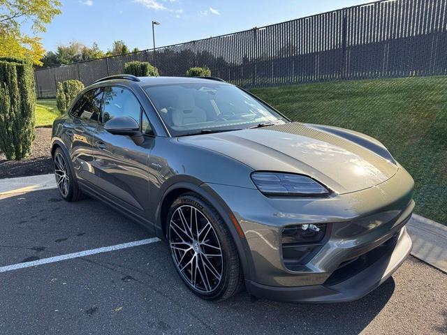 Photo of 2024 Green Porsche Macan Electric