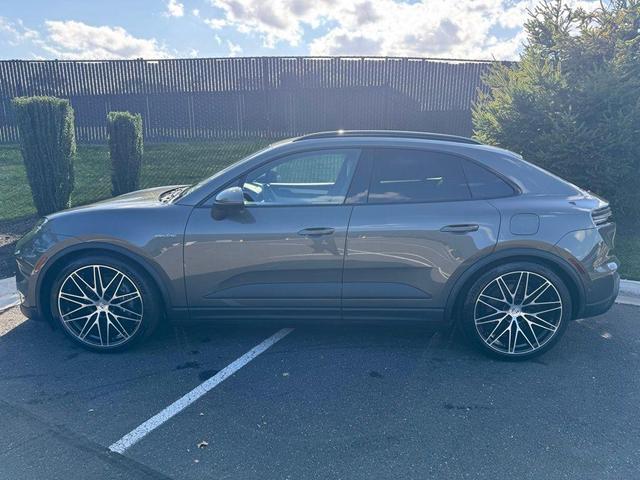 Photo of 2024 Green Porsche Macan Electric