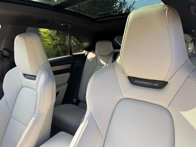 Photo of 2024 Green Porsche Macan Electric