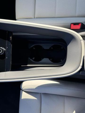Photo of 2024 Green Porsche Macan Electric