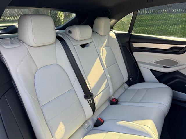 Photo of 2024 Green Porsche Macan Electric