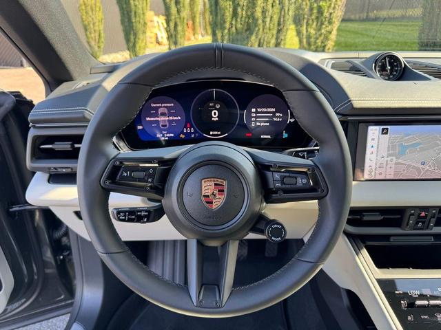 Photo of 2024 Green Porsche Macan Electric
