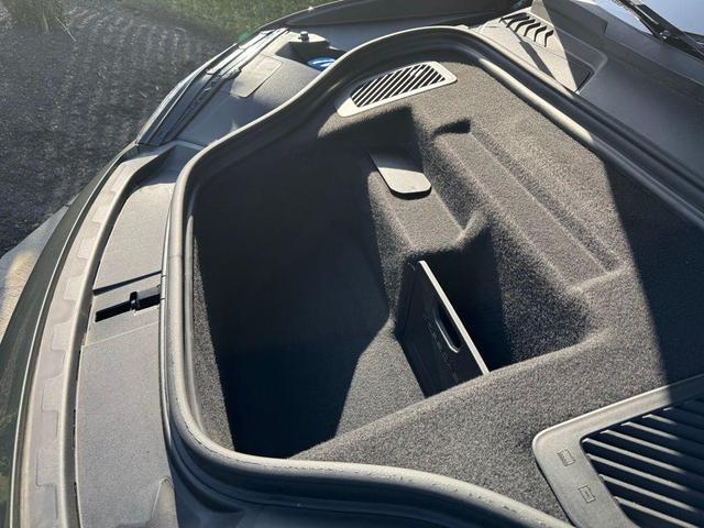 Photo of 2024 Green Porsche Macan Electric