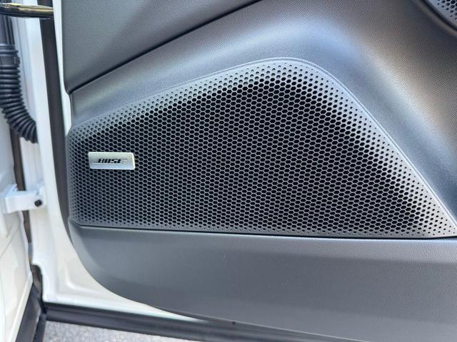 Photo of 2024 White Porsche Macan Electric