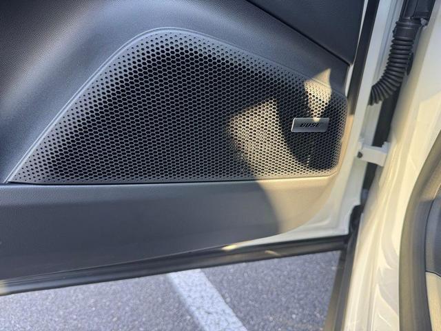 Photo of 2024 White Porsche Macan Electric