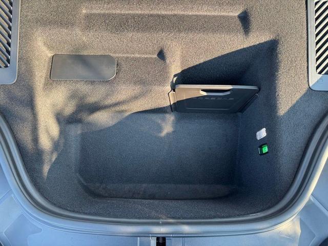 Photo of 2024 White Porsche Macan Electric