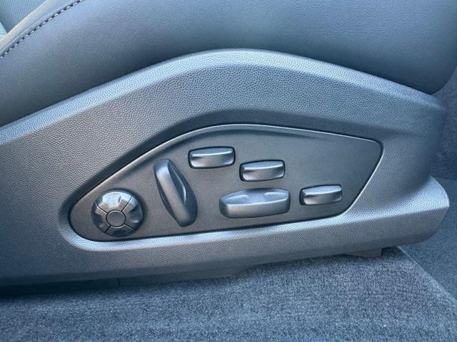 Photo of 2024 White Porsche Macan Electric