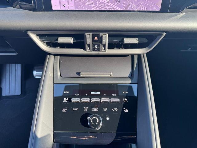 Photo of 2024 White Porsche Macan Electric