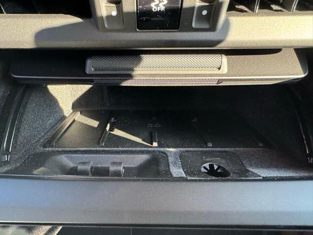 Photo of 2024 White Porsche Macan Electric