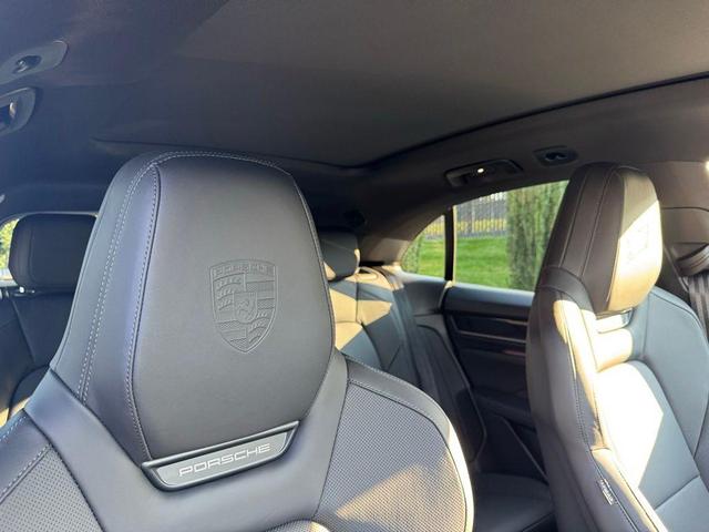 Photo of 2024 White Porsche Macan Electric