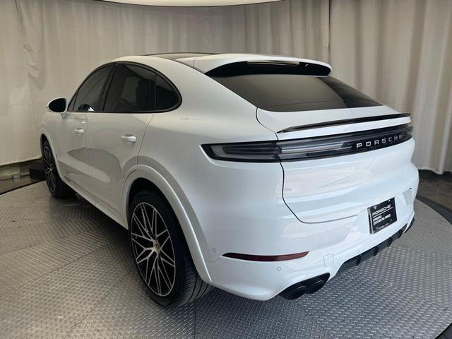 Photo of 2024 White Porsche Cayenne