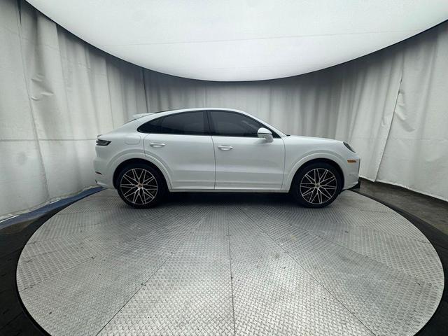 Photo of 2024 White Porsche Cayenne