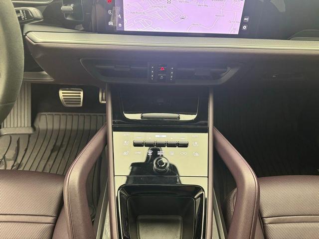 Photo of 2024 White Porsche Cayenne