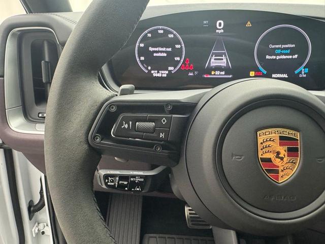 Photo of 2024 White Porsche Cayenne