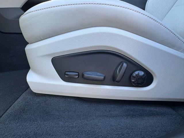 Photo of 2024 Blue Porsche Macan Electric