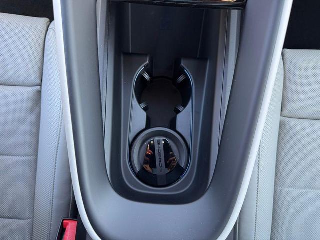 Photo of 2024 Blue Porsche Macan Electric
