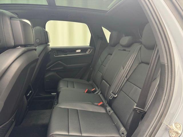 Photo of 2025 Arctic Grey Porsche Cayenne