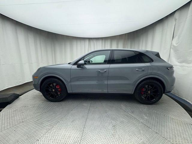 Photo of 2025 Arctic Grey Porsche Cayenne
