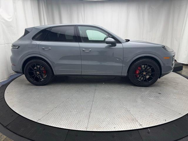 Photo of 2025 Arctic Grey Porsche Cayenne