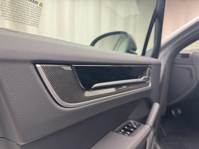 Photo of 2025 Arctic Grey Porsche Cayenne