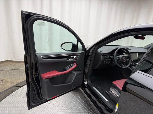 Photo of 2025 Black Porsche Macan