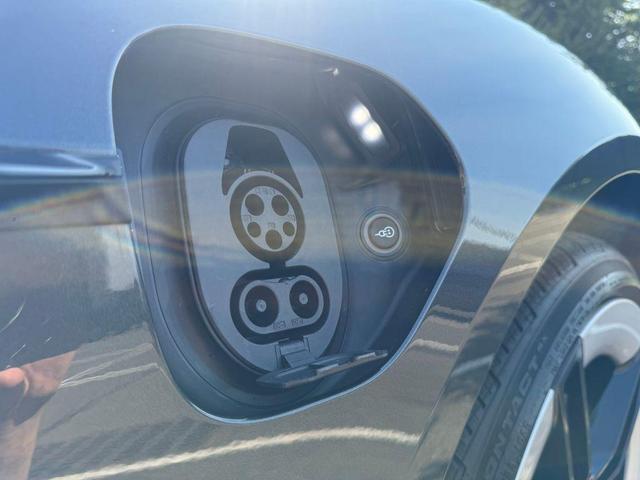Photo of 2025 Gray Porsche Taycan