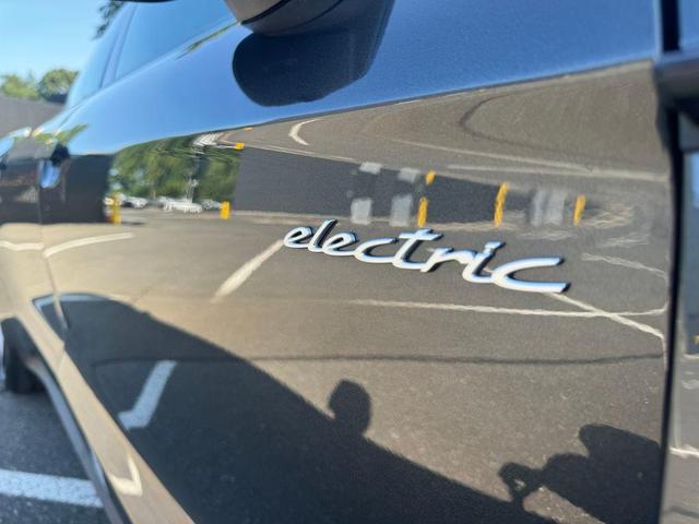 Photo of 2025 Gray Porsche Taycan