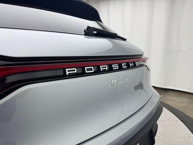 Photo of 2025 Dolomite Silver Metallic Porsche Macan