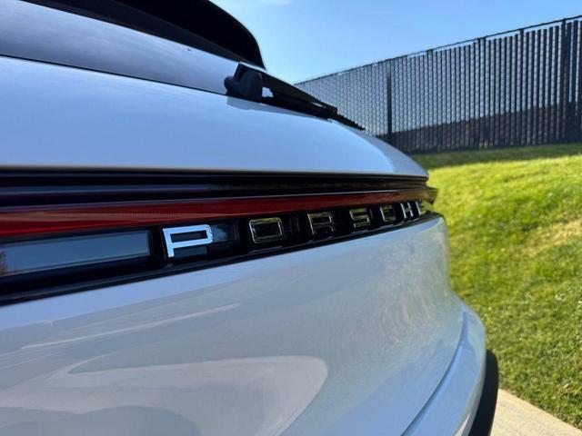 Photo of 2025 White Porsche Macan