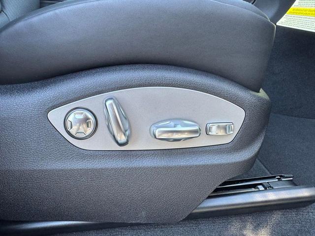 Photo of 2025 White Porsche Macan