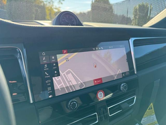 Photo of 2025 White Porsche Macan