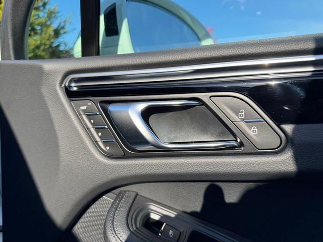 Photo of 2025 White Porsche Macan