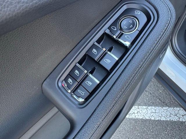 Photo of 2025 White Porsche Macan