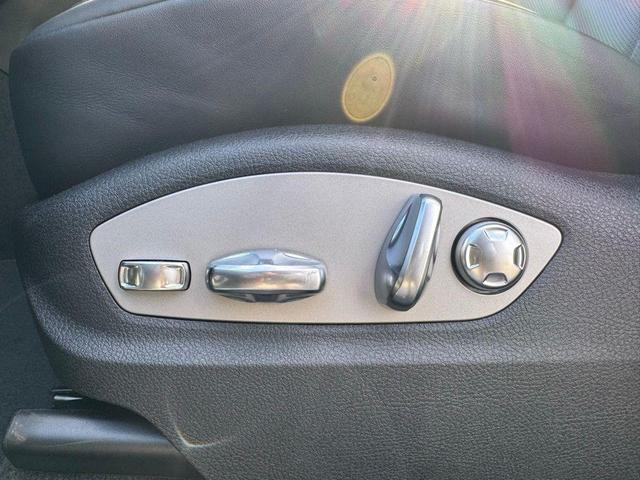 Photo of 2024 Black Porsche Macan