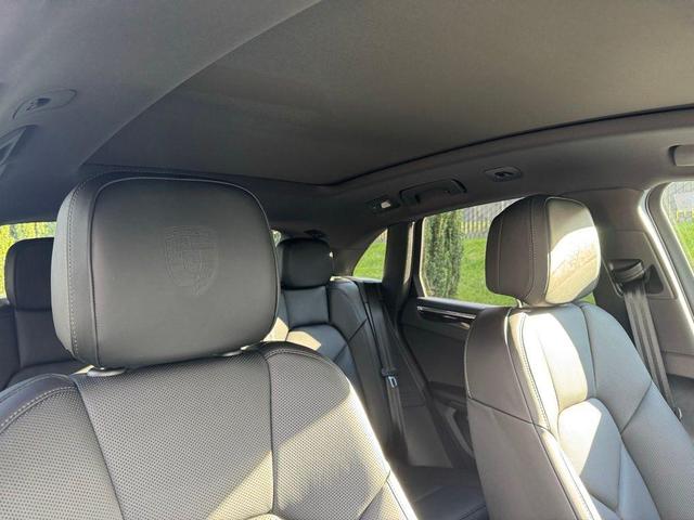 Photo of 2024 Black Porsche Macan