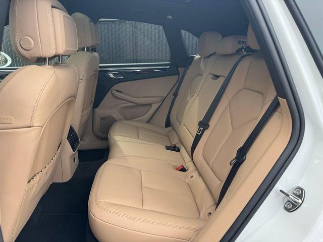 Photo of 2025 White Porsche Macan