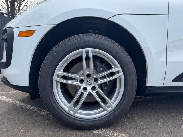 Photo of 2025 White Porsche Macan