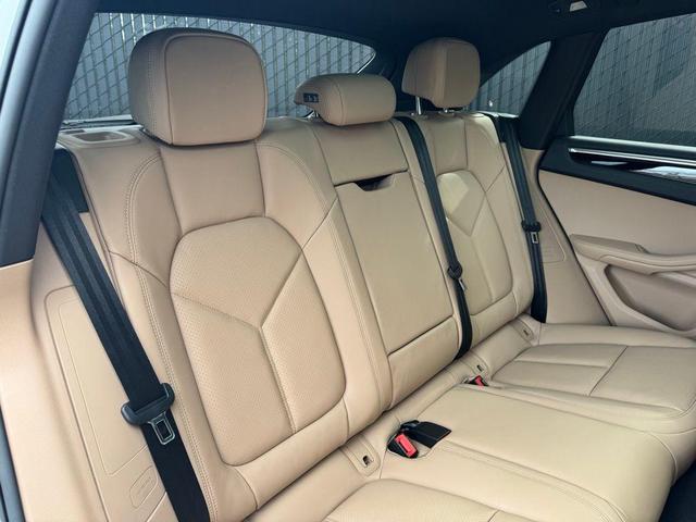 Photo of 2025 White Porsche Macan