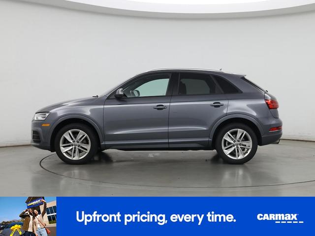 Photo of 2017 Gray Audi Q3